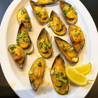 Half Dozen Tokyo Mussels